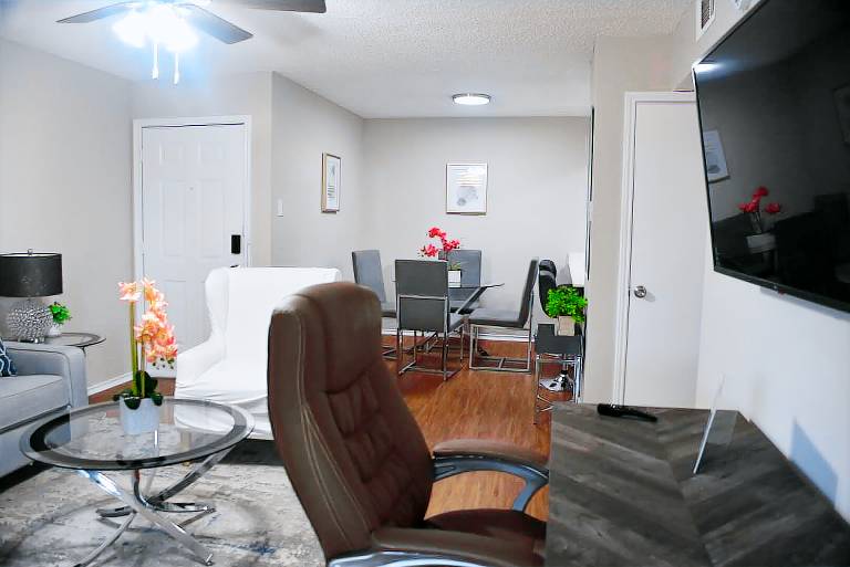 Apartment with pool in Irving, TX