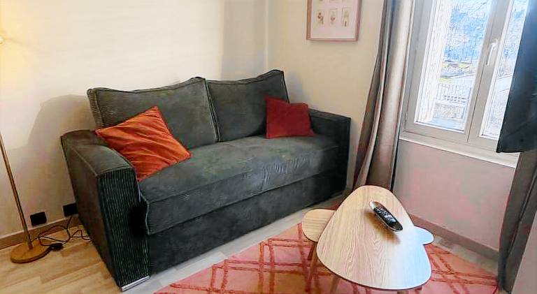 Rental apartment with 1 room for 2 persons in Chinon