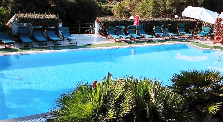 Villa with pool — photo 3