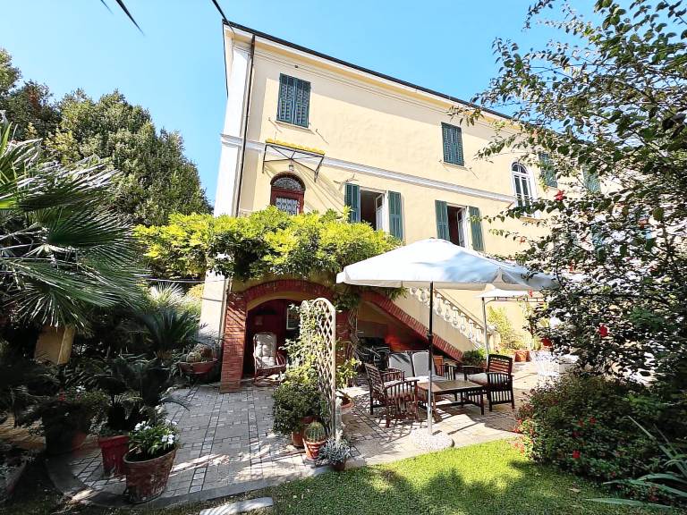 Ferienwohnung mit Hund in Vallecrosia, Italienische Riviera f&uuml;r max. 6 Personen, , 