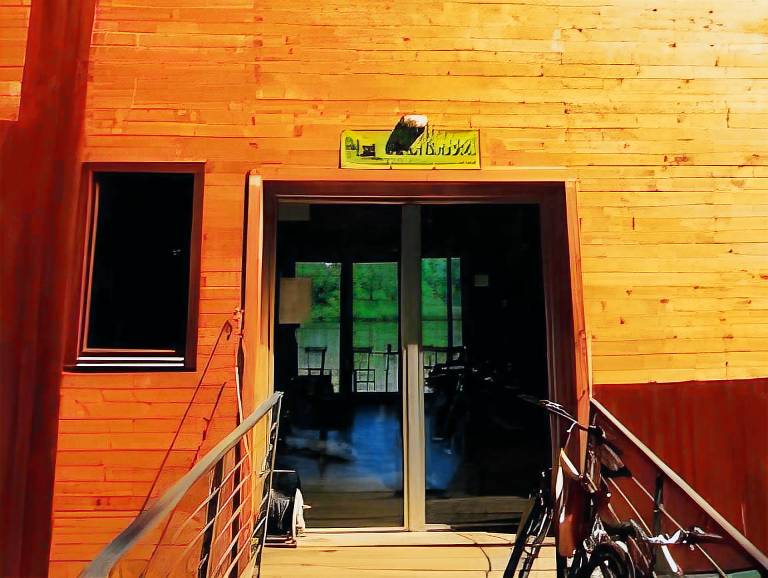 ArkaBarka Floating Hostel in Belgrade