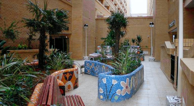 Apartment with pool & jacuzzi — photo 4