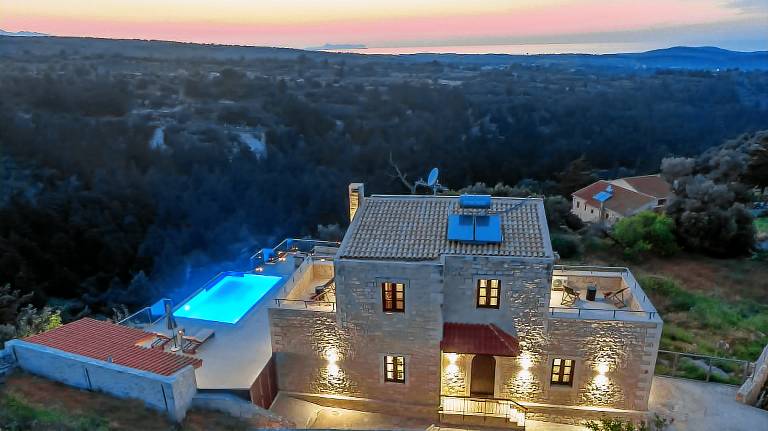 Villa with yard, terrace & grill — photo 5