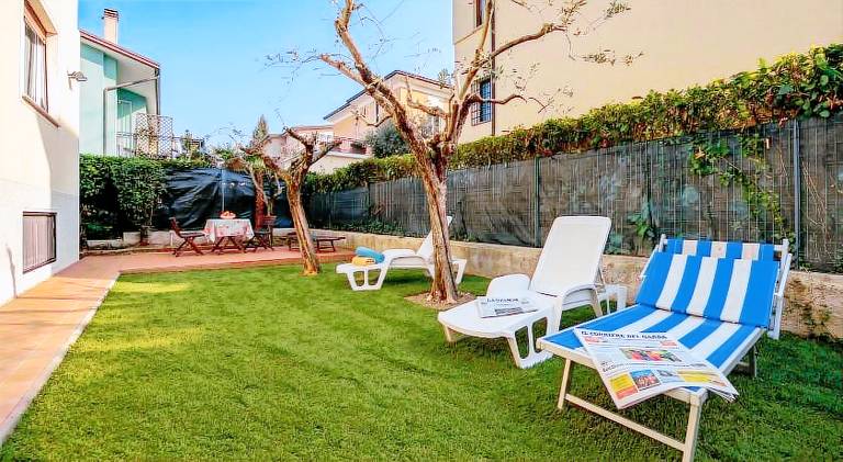 Desenzanoloft Villa Palm Garda Beach official partner Homes and Villas by Marriott Bonvoy — photo 4