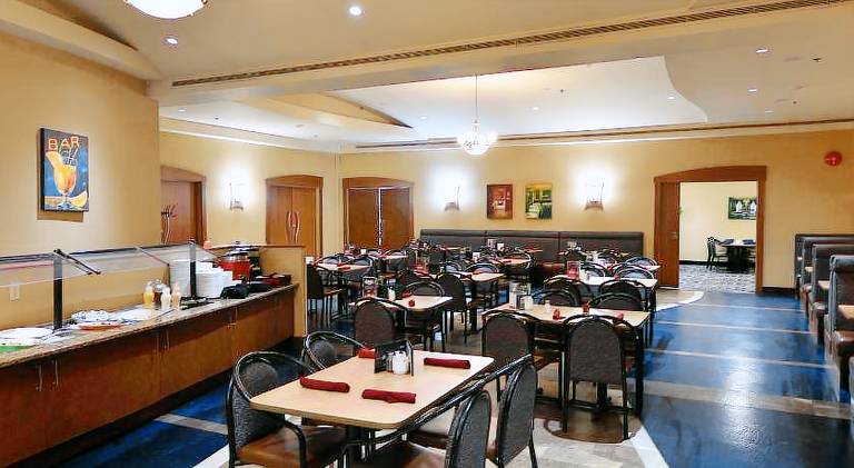 Victoria Inn Hotel and Convention Center Winnipeg — photo 3