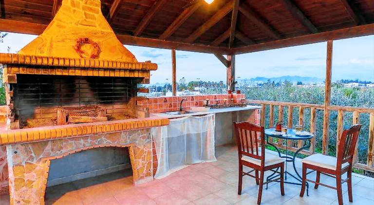 Fully equipped wonderful vacation home with BBQ, yard & terrace | Suitable for remote work | Pet-friendly — photo 3