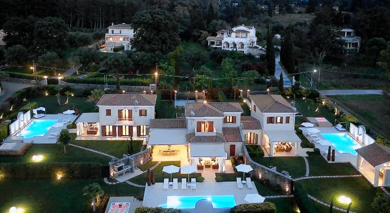 Children-friendly ample villa with garden, private pool & hot tub | Close to the beach | Pets are welcome — photo 5