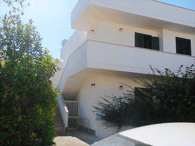 Rental apartment with terrace — photo 2