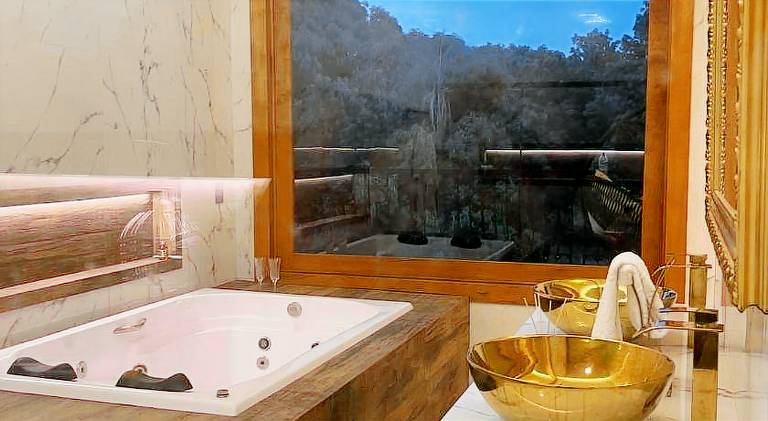 Vacation home with pool & jacuzzi — photo 5