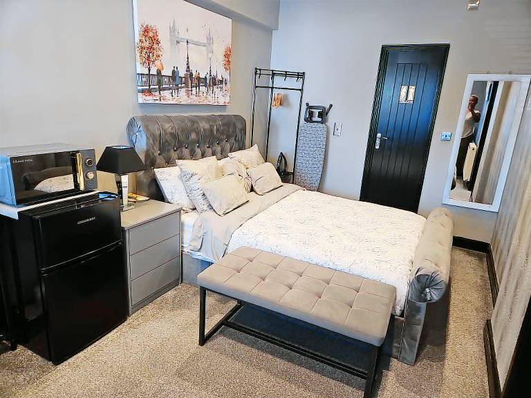 Cosy Studio in Dudley City Center