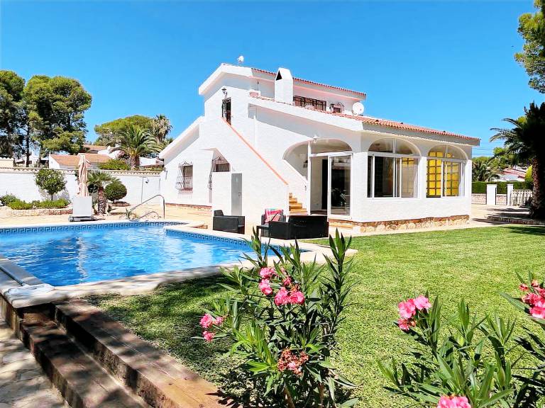 Villa  les Tres Cales