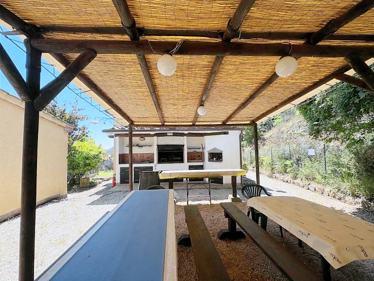Rental apartment with BBQ, yard & terrace — photo 5