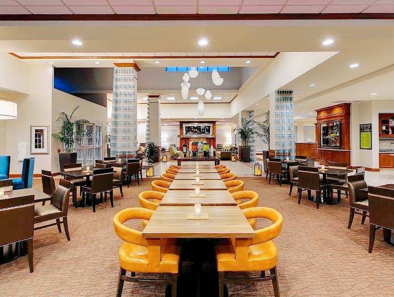 Hilton Garden Inn Lake Forest Mettawa — photo 4