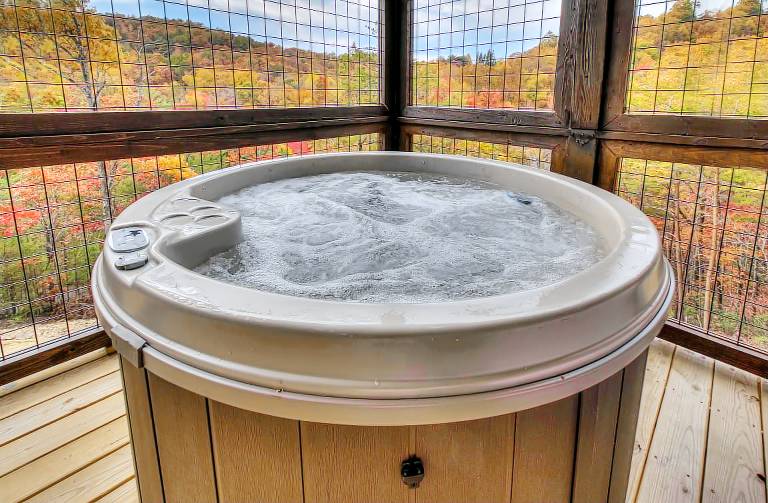 Vacation home with garden, fast internet & jacuzzi | Nature view — photo 4