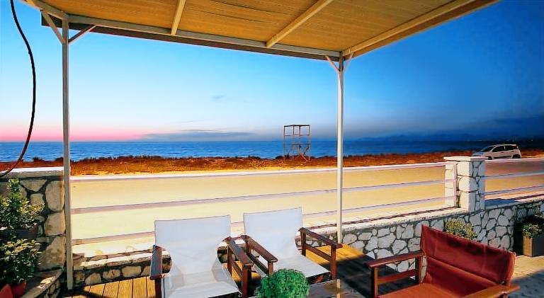 Villa with terrace, yard & BBQ — photo 3