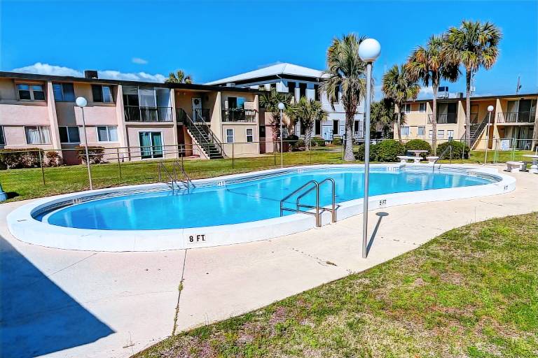 Condo with pool & terrace | Water view — photo 2
