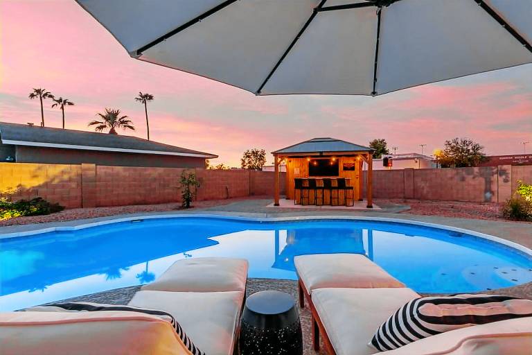 Cactus Glen Retreat Heated Pool Cabana Bar GameRoom