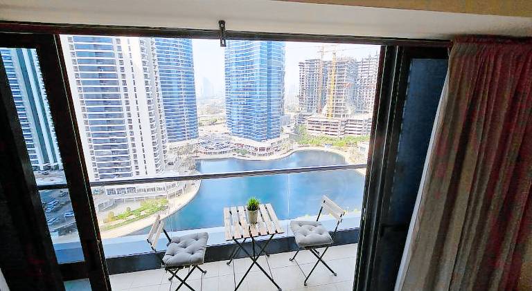Apartment with hot tub & pool — photo 4
