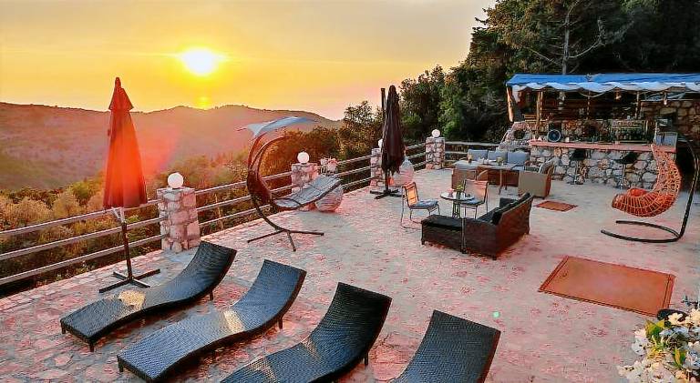 House with grill, pool & yard — photo 3