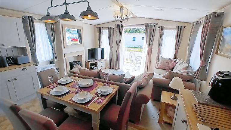 Lodge  Tain