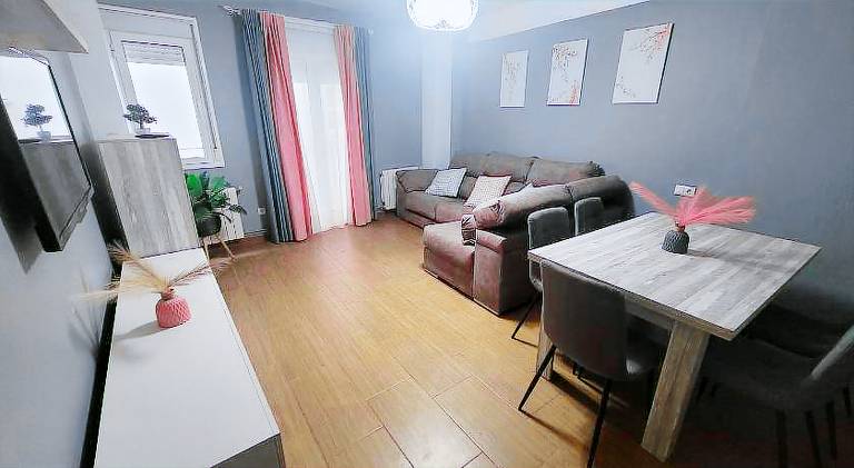 Apartment with patio — photo 2