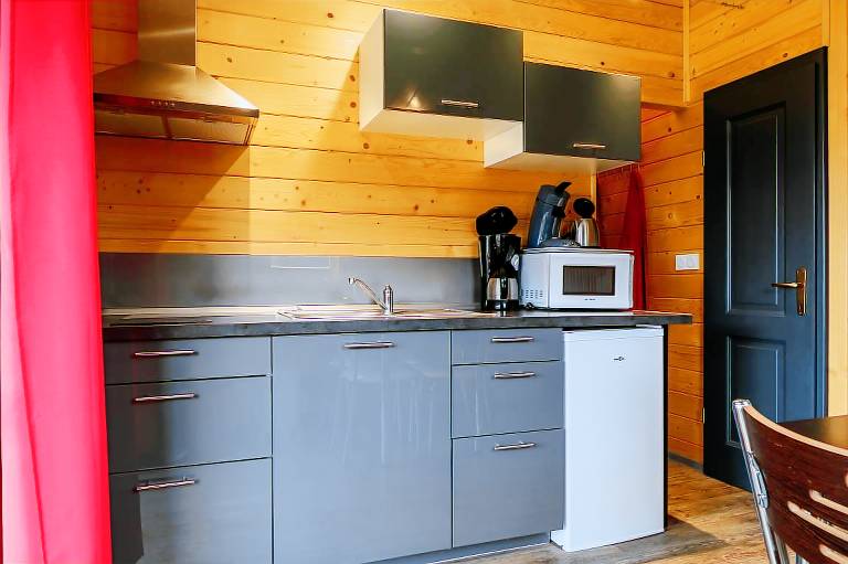 Children-friendly lovely chalet with hot tub, garden & BBQ | Mountain view | Dogs allowed — photo 5