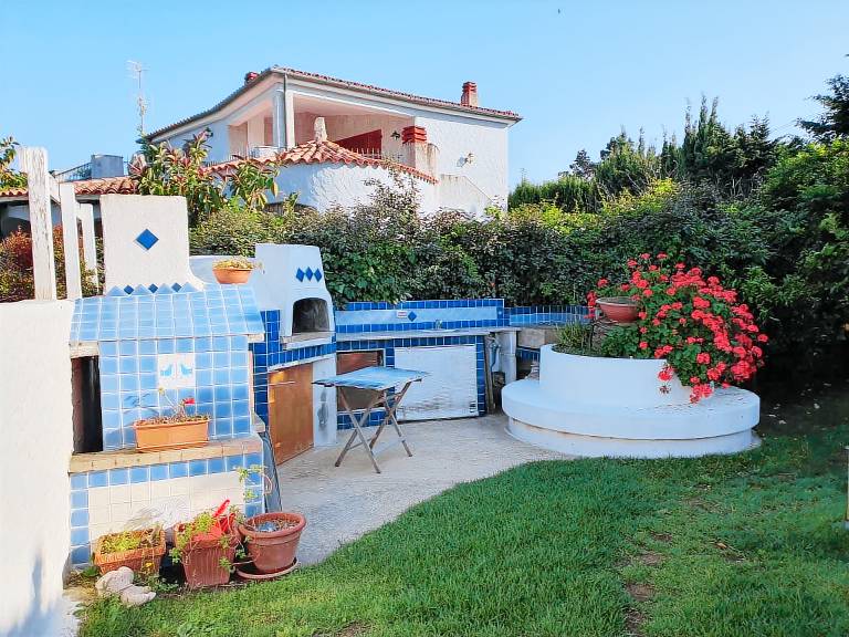 Villa 'In Riva al Mare' with Hot Tub and Wi-Fi in Baja Sardinia