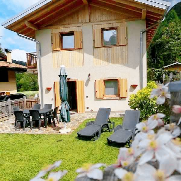 Chalet with patio & yard in Ledro