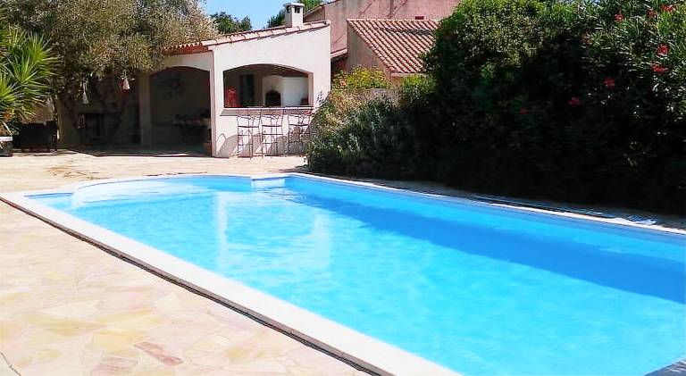 Holiday apartment with pool | Pets are welcome in Balaruc-le-Vieux