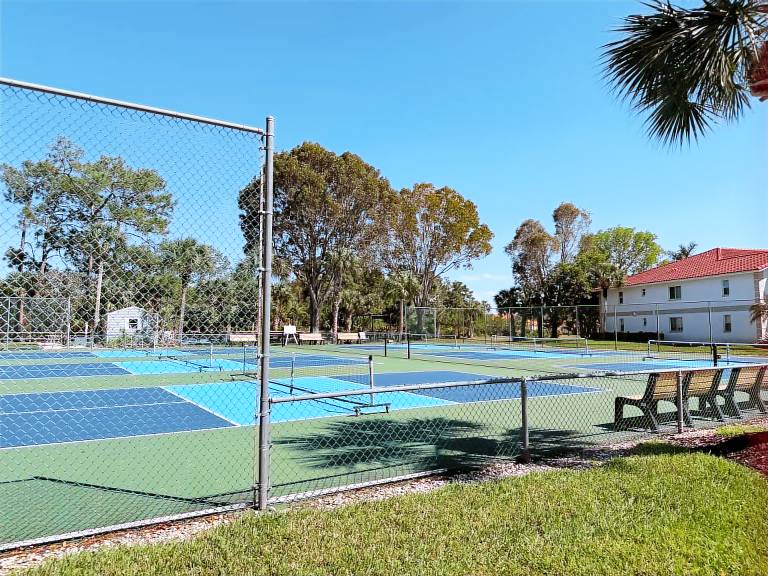Sapphire Lakes Quartz Subdivision 1 floor no stairs Pickleball 3BR Naples Monthly Retreat Gated Pool in Naples, FL