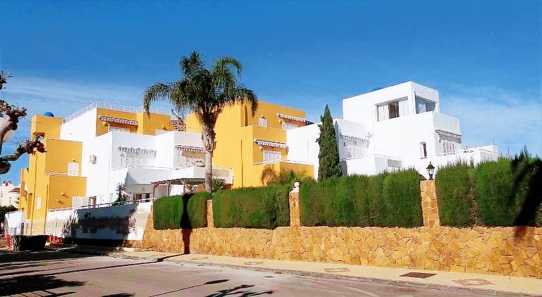 Nice apartment with yard, private pool & patio | Beach nearby | Pet-friendly — photo 4