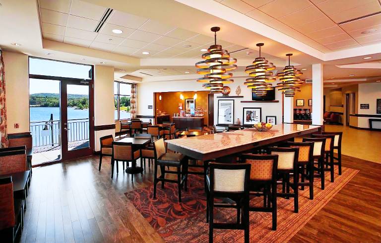 Hampton Inn Marquette/Waterfront — photo 3