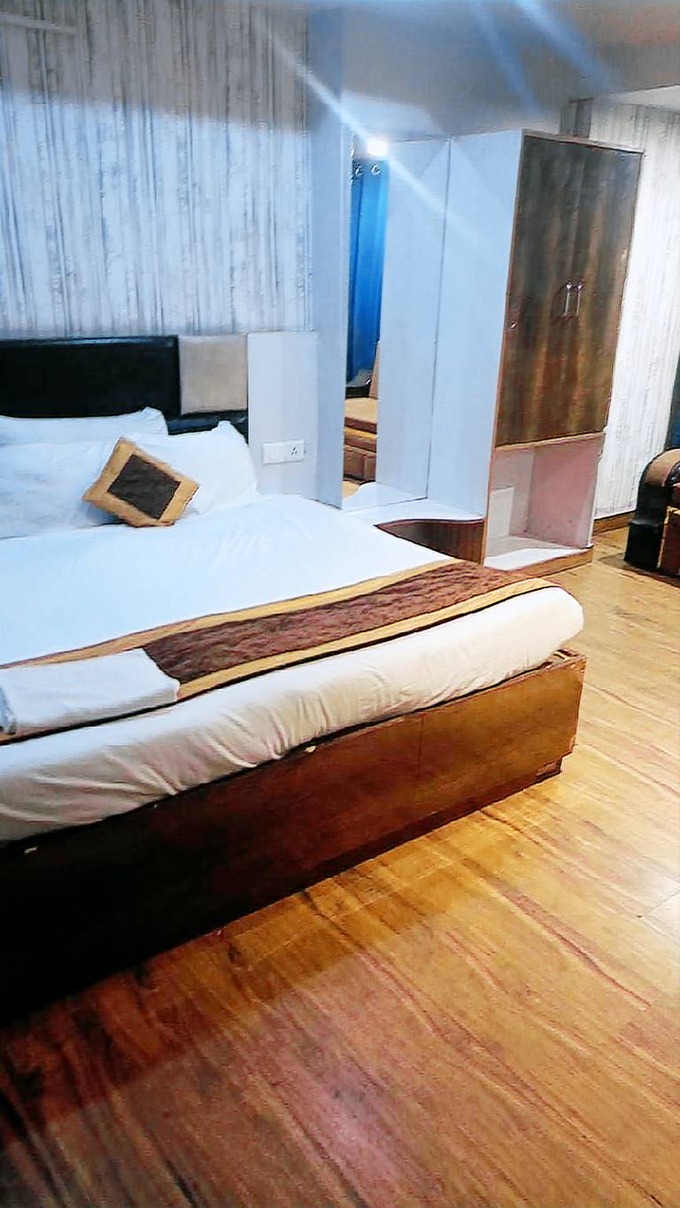 Hotel rashik in Shimla
