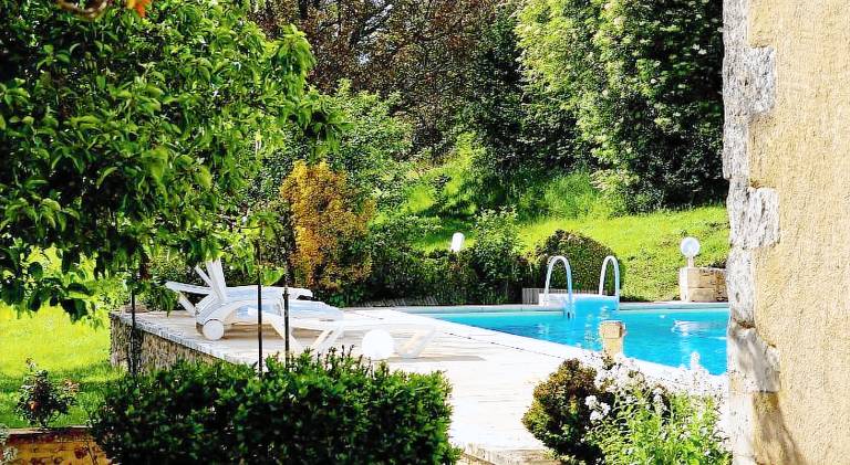 Vacation home with pool in Périgueux