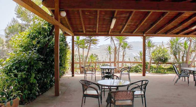 House with pool, barbecue & terrace — photo 4