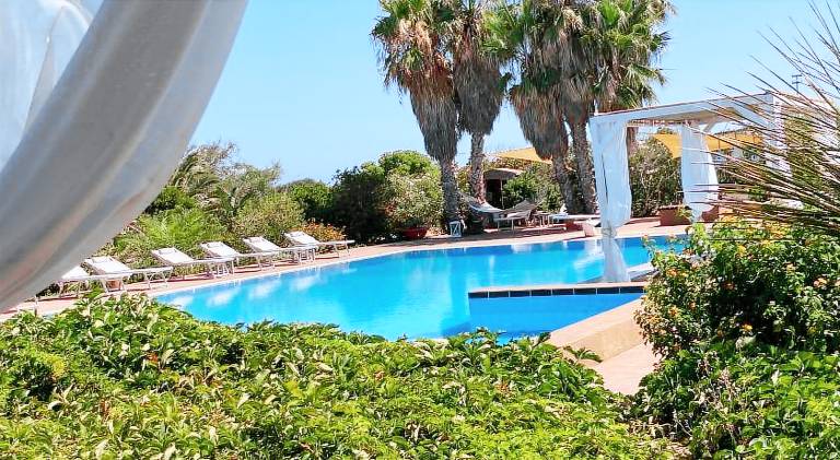 Serviced apartment with pool, terrace & garden | Dogs allowed in Pantelleria