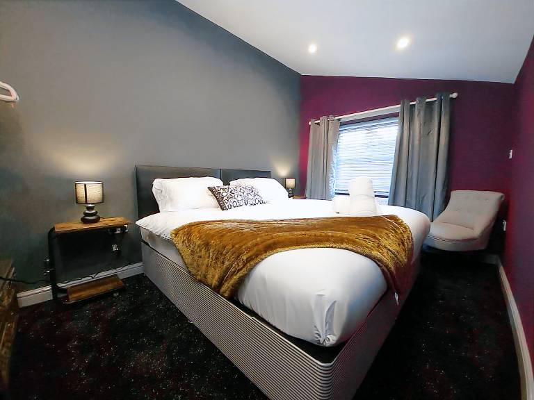 Liverpool City Fairfield Duplex Suite