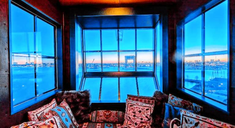 Villa with jacuzzi, patio & grill | Pets allowed — photo 3