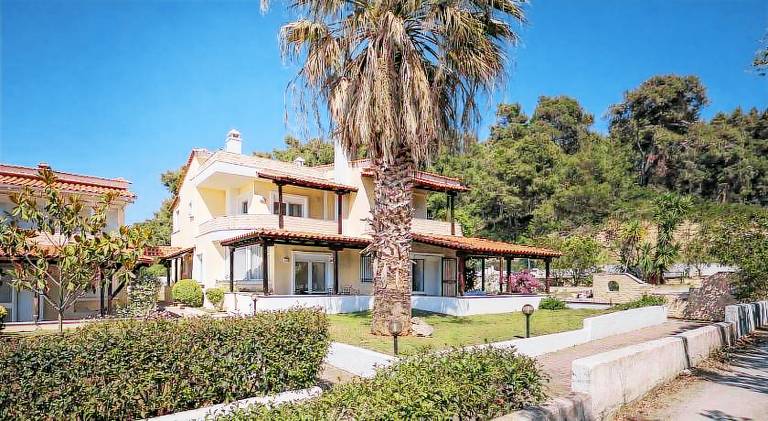 Villa with terrace in Kassandra