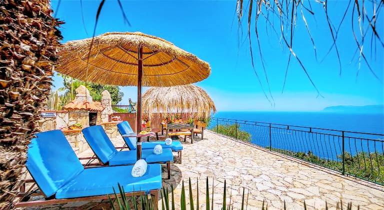 Villa with jacuzzi & pool | Pets allowed — photo 4