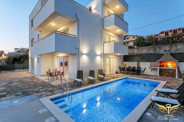 Ferienhaus in Podstrana mit Privatem Pool