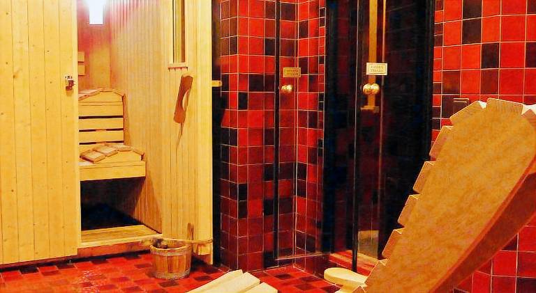 Serviced apartment with patio, sauna & yard — photo 3