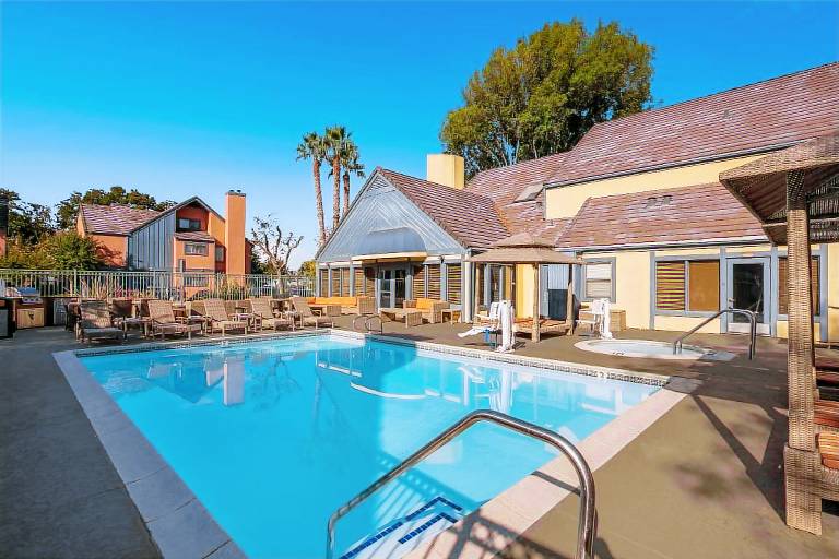 SenS Suites Livermore, SureStay Collection by Best Western — photo 2