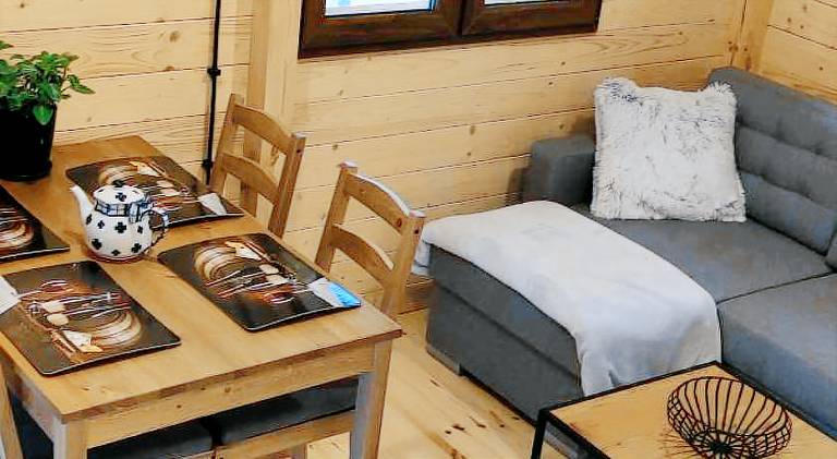Lodge with terrace, yard & BBQ — photo 4