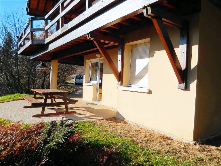 Gite with yard, barbecue & patio | City view — photo 4