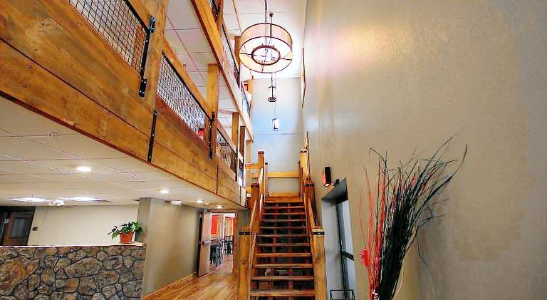 Blackstone Lodge and Suites — photo 2