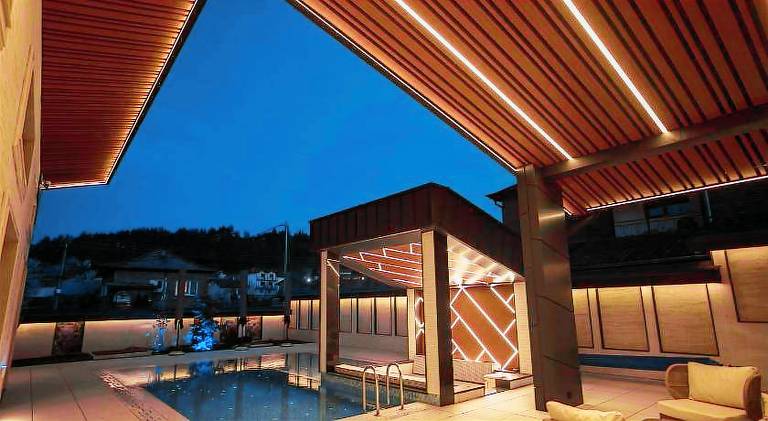 Villa with pool — photo 5