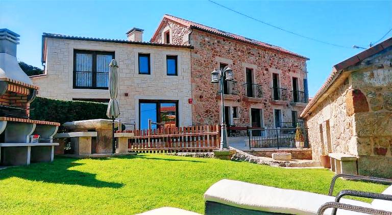 O Relax do Rio Casa Molino Boutique con Jardin y Desayuno en Muxia