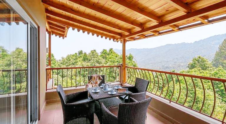 232 m&sup2; Villa