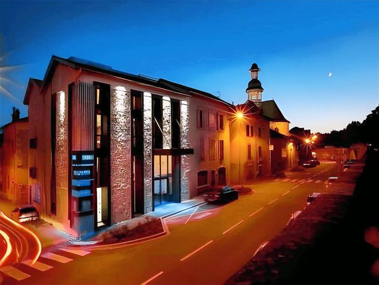 Urban Style HOTEL LES FLEURINES in Villefranche-de-Rouergue